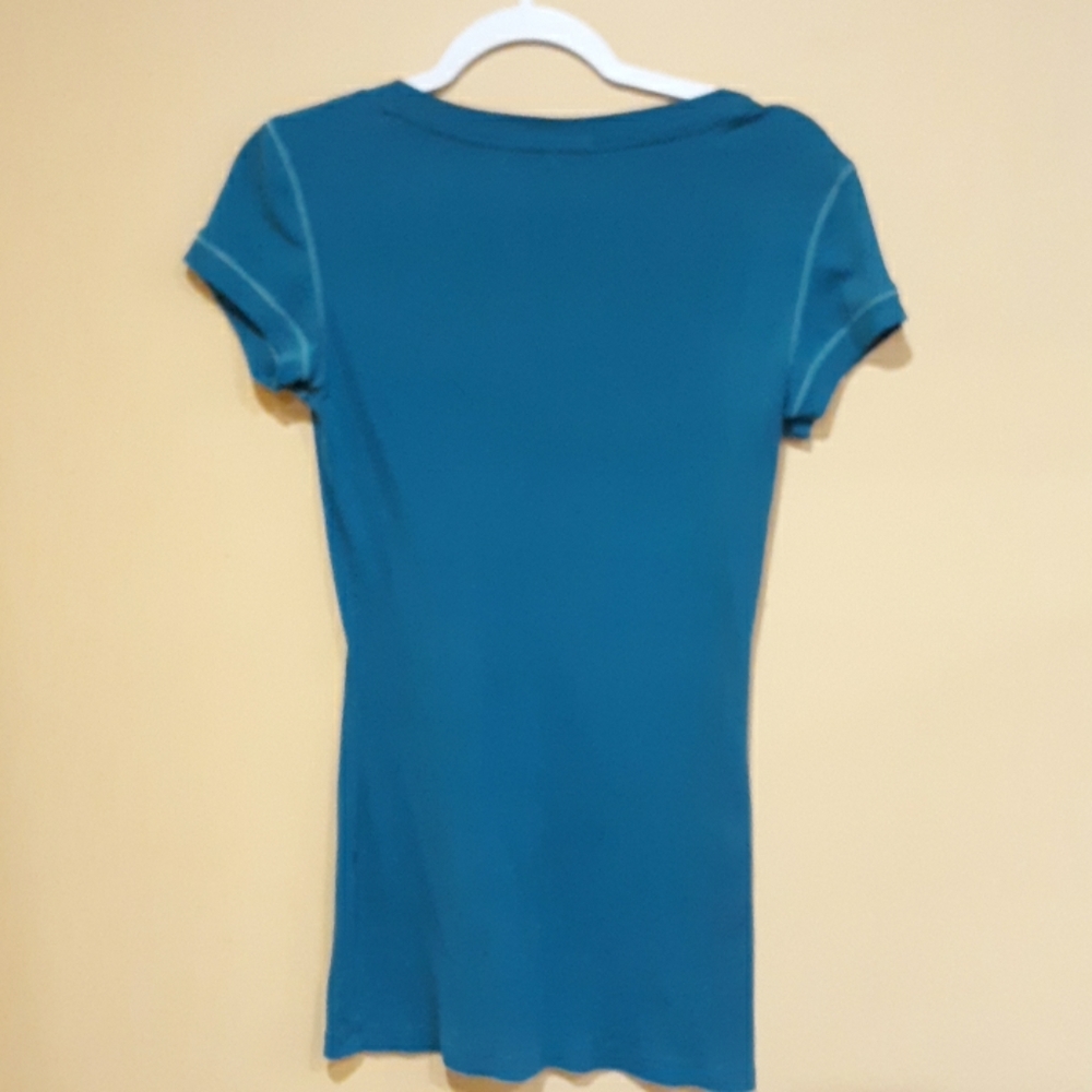 Turquoise/Blue tshirt - Picture 2 of 4
